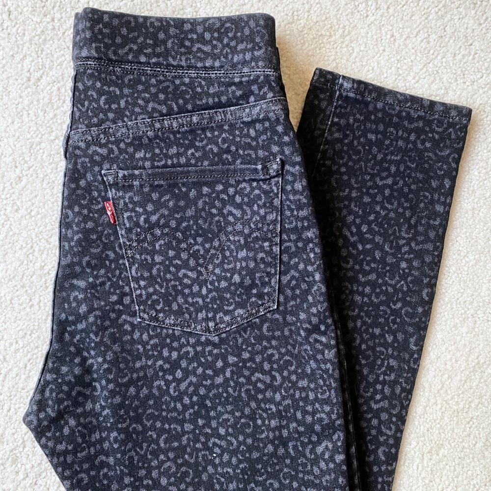 Levi’s pull on stretch skinny jeans